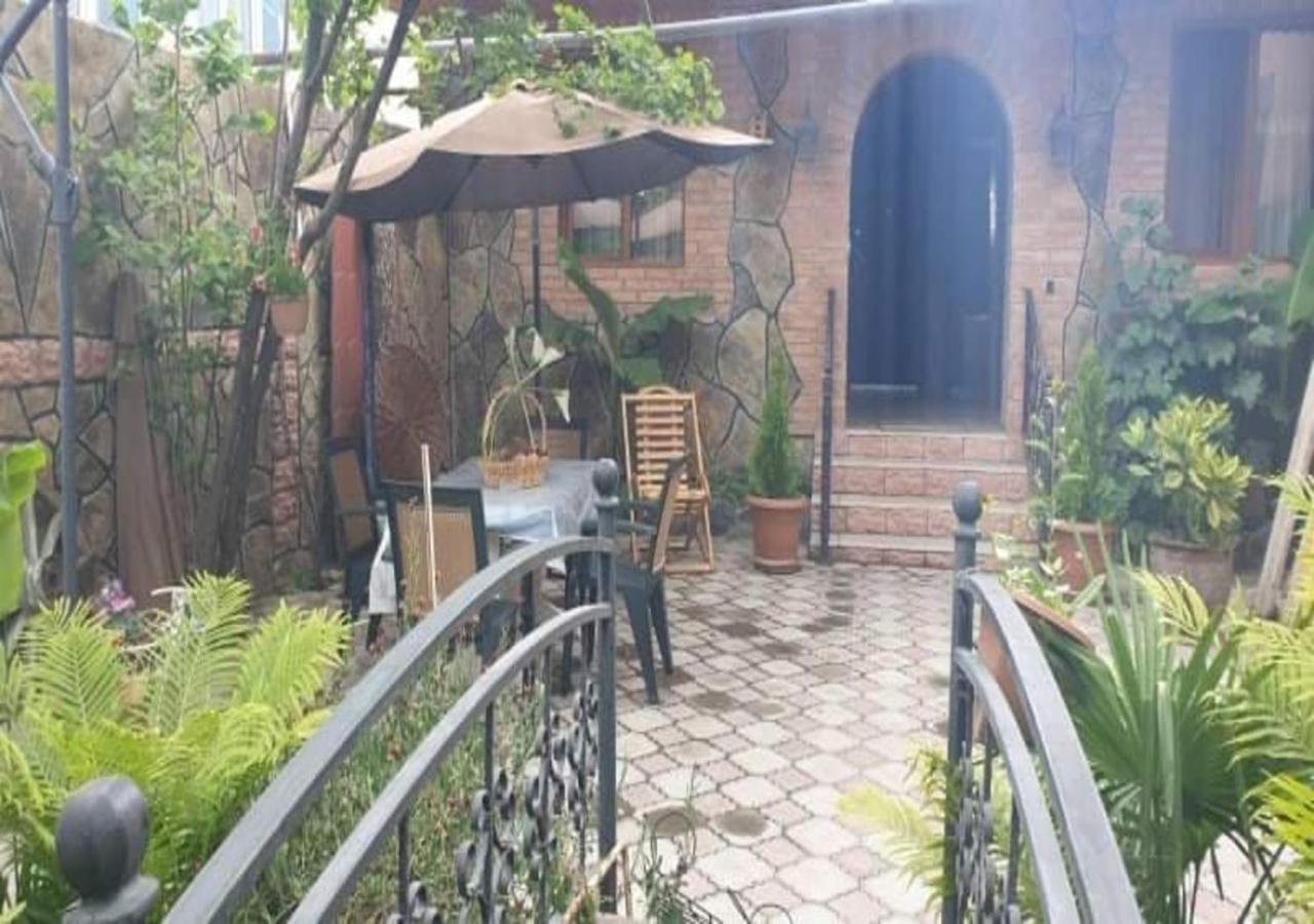 Tamar Guest House Ґорі Екстер'єр фото