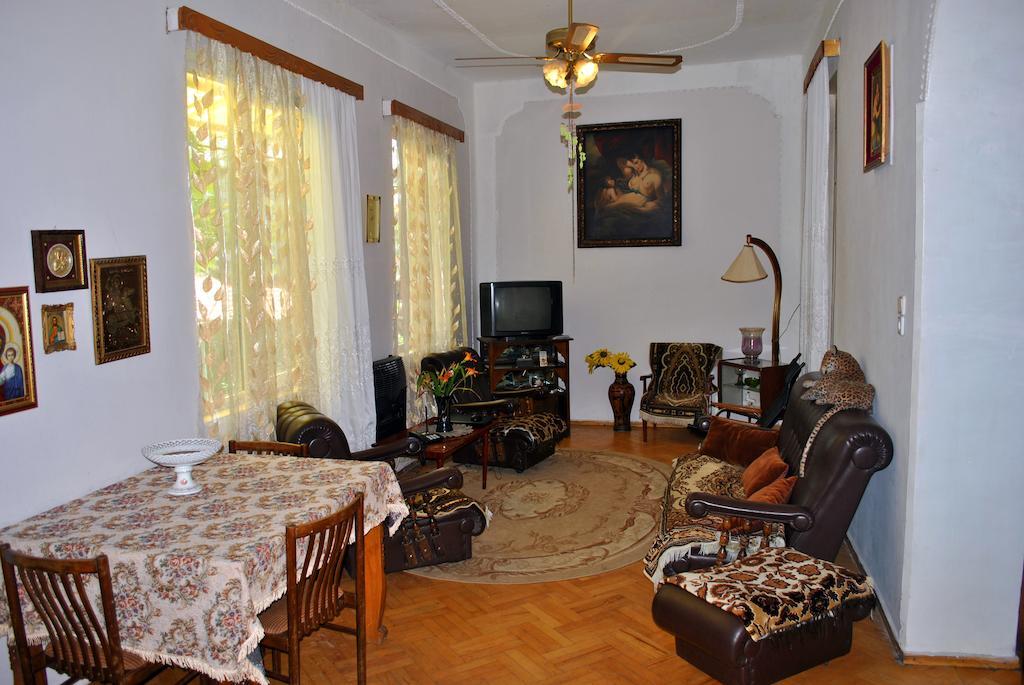 Tamar Guest House Ґорі Номер фото